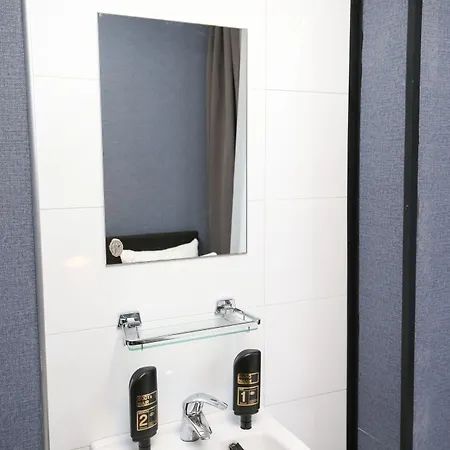 Hotell Flipper 2*