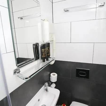 Hotell Flipper 2*