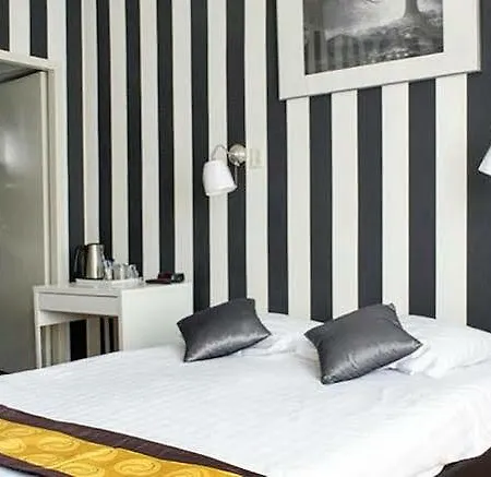 Flipper Hotell 2*
